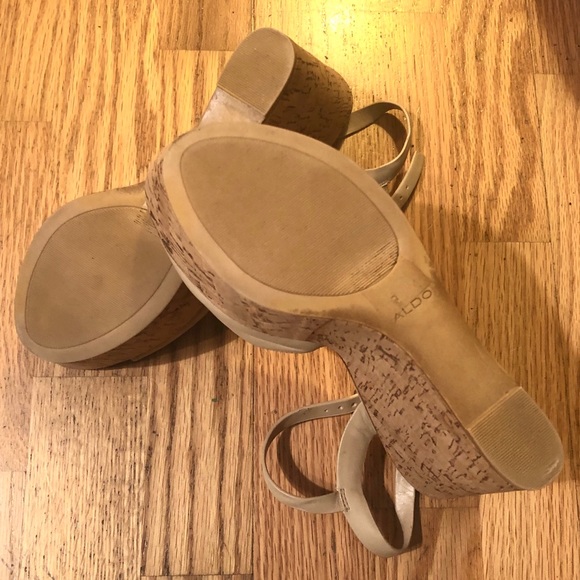 Size 9 ALDO Tan Aralinna Wedge Platform Sandal - Picture 4 of 4